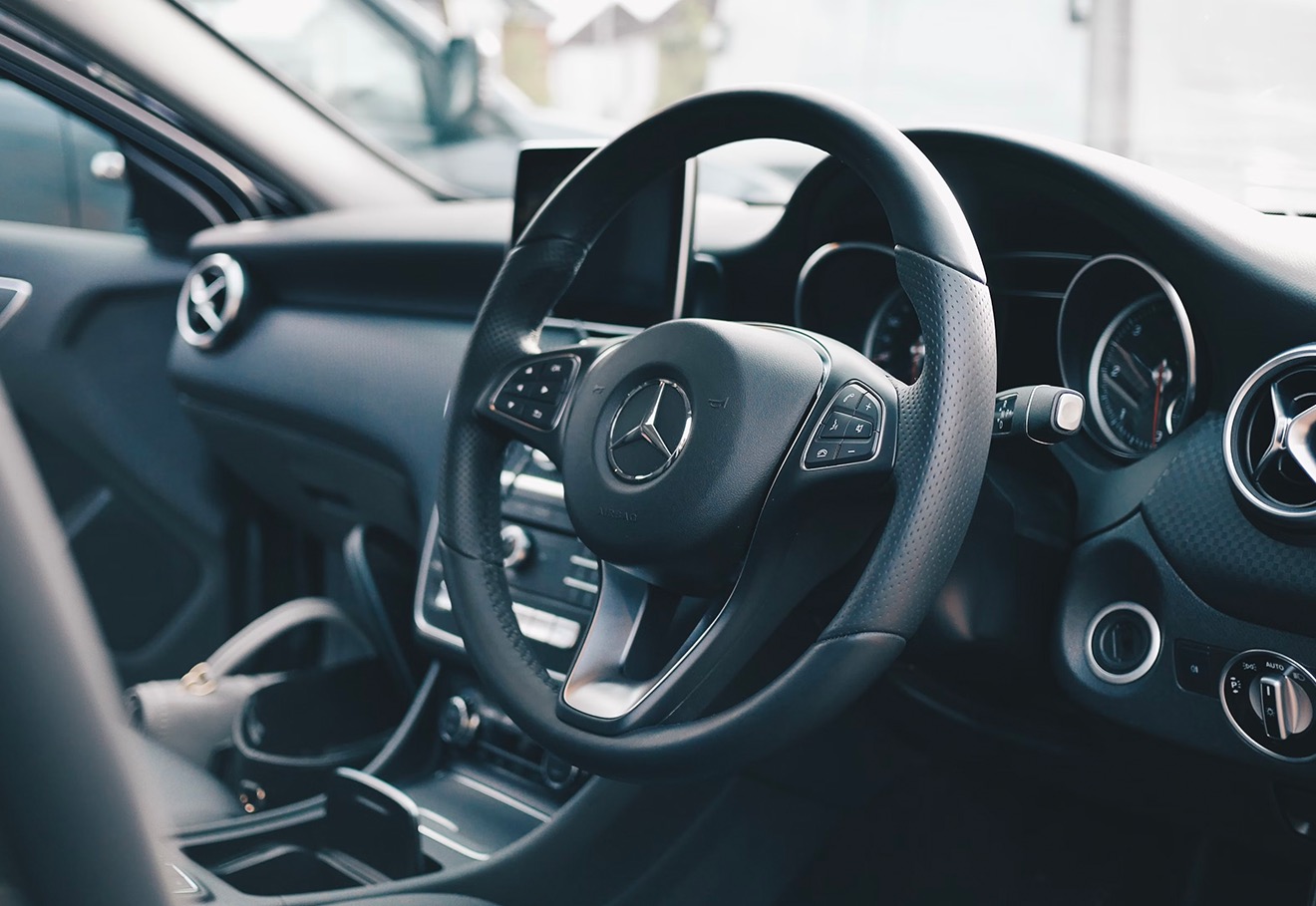 Sports Car Interior And Equipment And How To Enjoy (Demo)